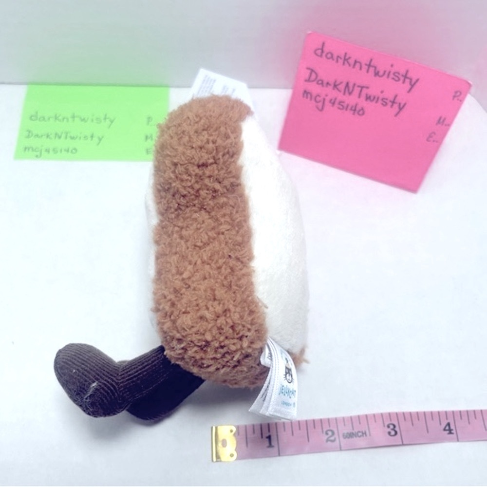 BNWT JELLYCAT AMUSEABLE TOAST BAG CHARM - Picture 5 of 11